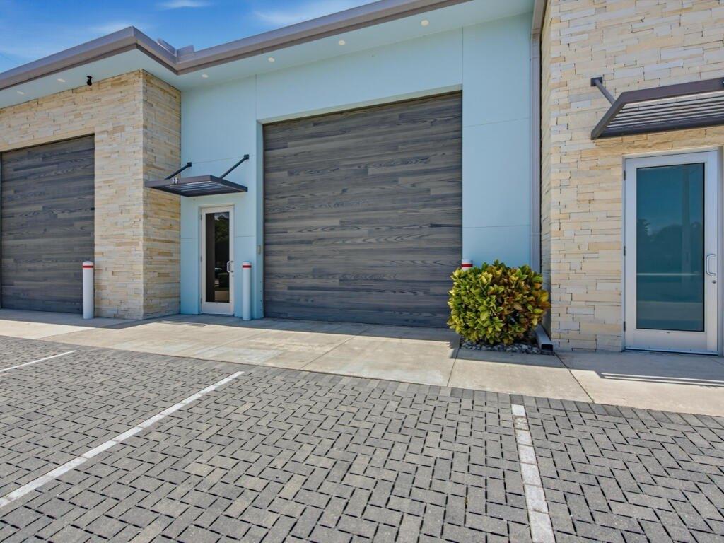 Property Image for 921 Windward #2