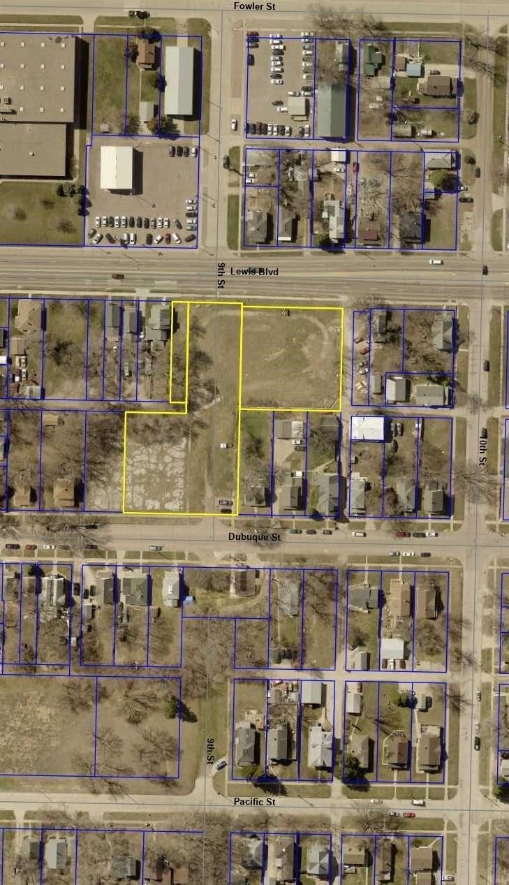 Property Image for 904-822-821 Lewis Blvd Dubuque St