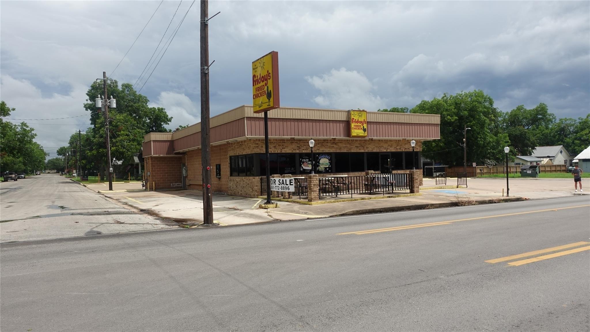 Property Image for 122 E 5th St