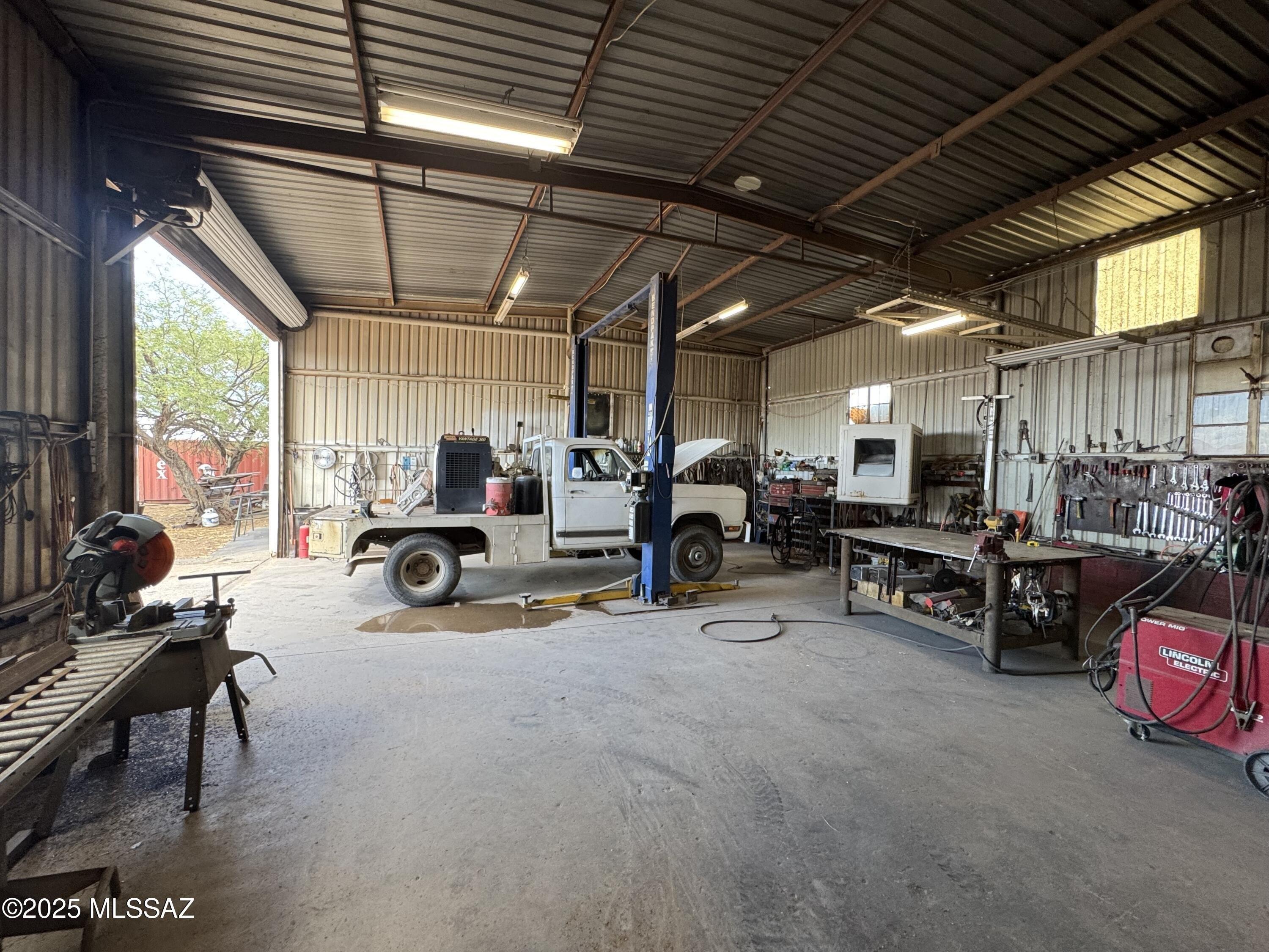 Property Image for 4661-4641 S Us Highway 191