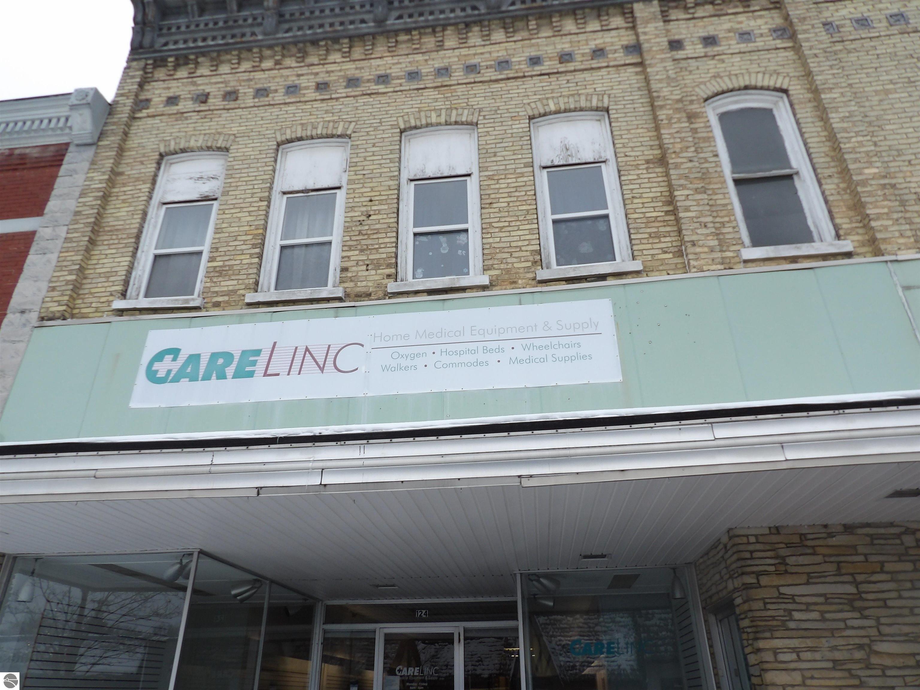 Property Image for 128 W Upton Avenue