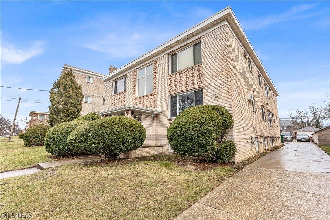 Property Image for 17740 Lake Shore Boulevard