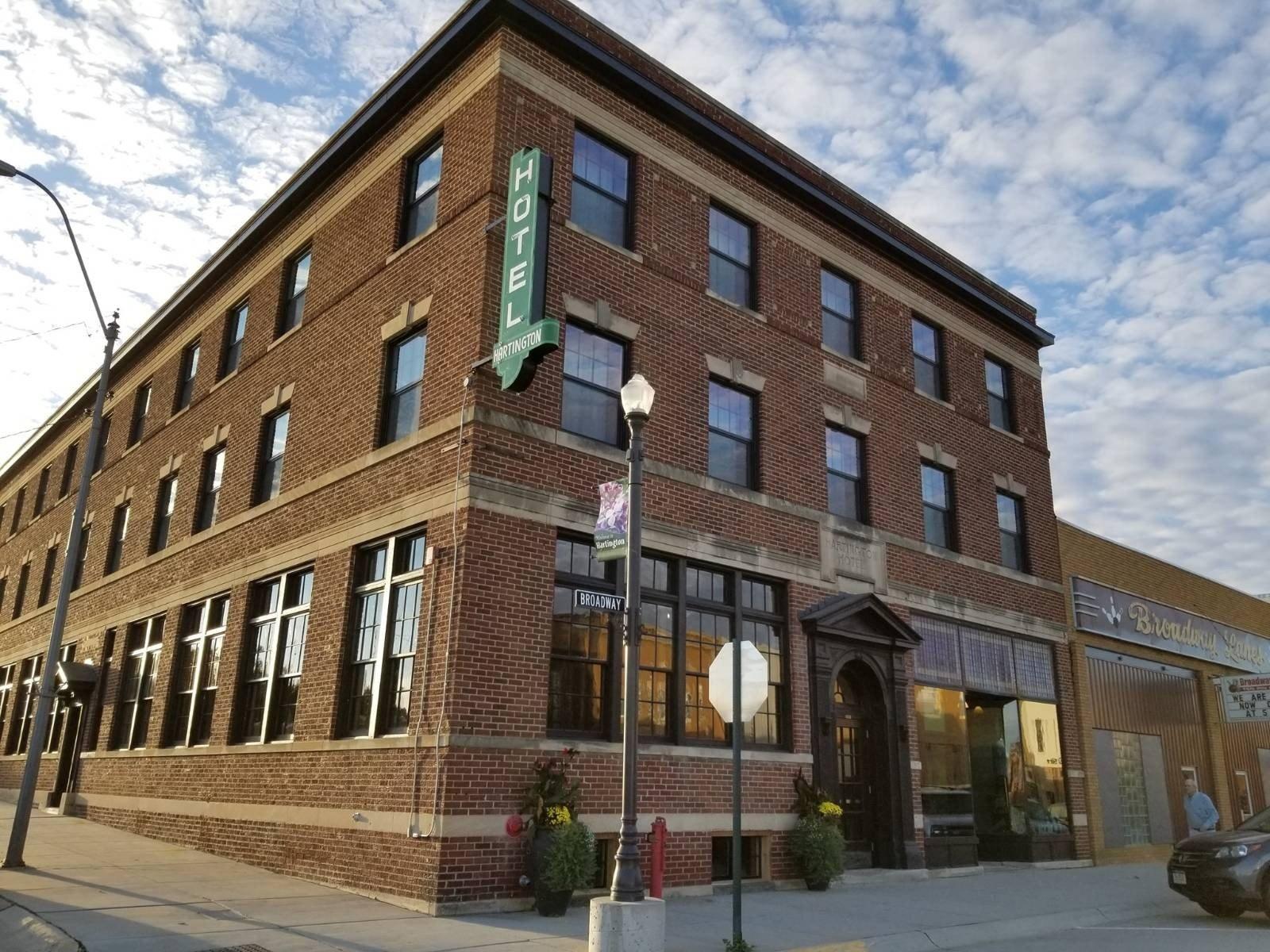 Property Image for 202 N Broadway Ave