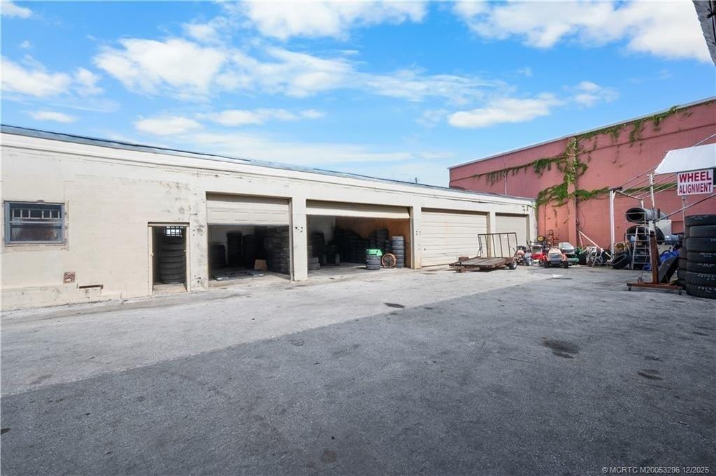 Property Image for 3173 SE Railroad Avenue