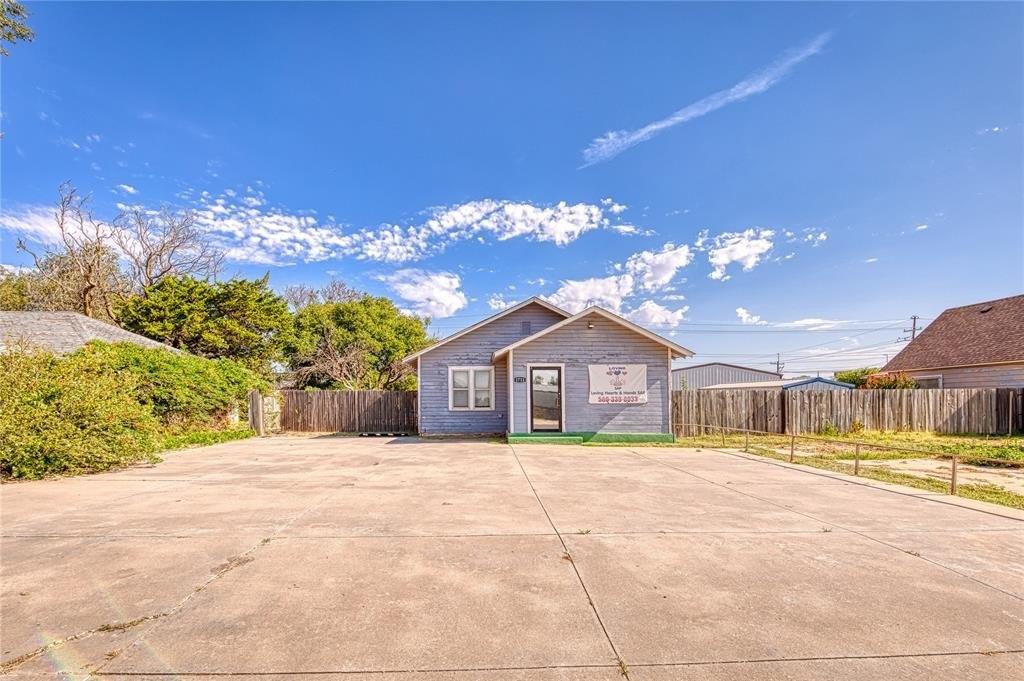Property Image for 1711 W Broadway Avenue