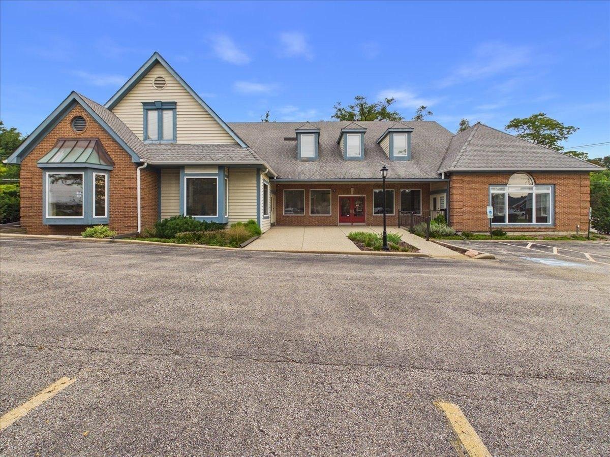 Property Image for 400 W Northwest Highway
