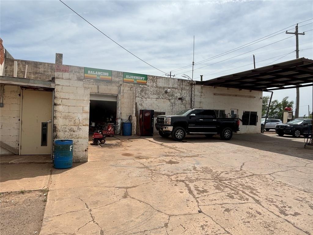 Property Image for 1420 W Broadway Street