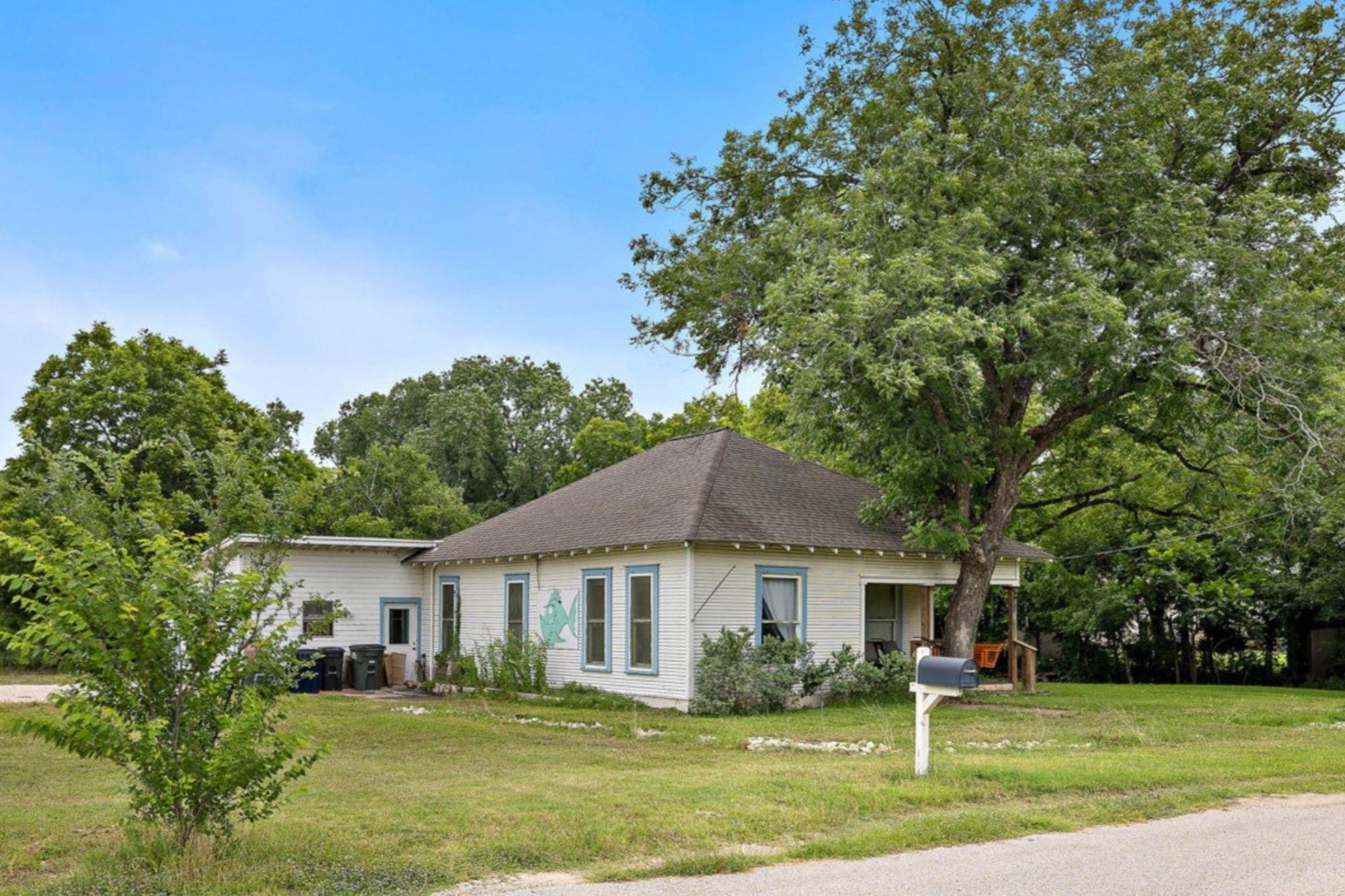 Property Image for 103 E Willis St