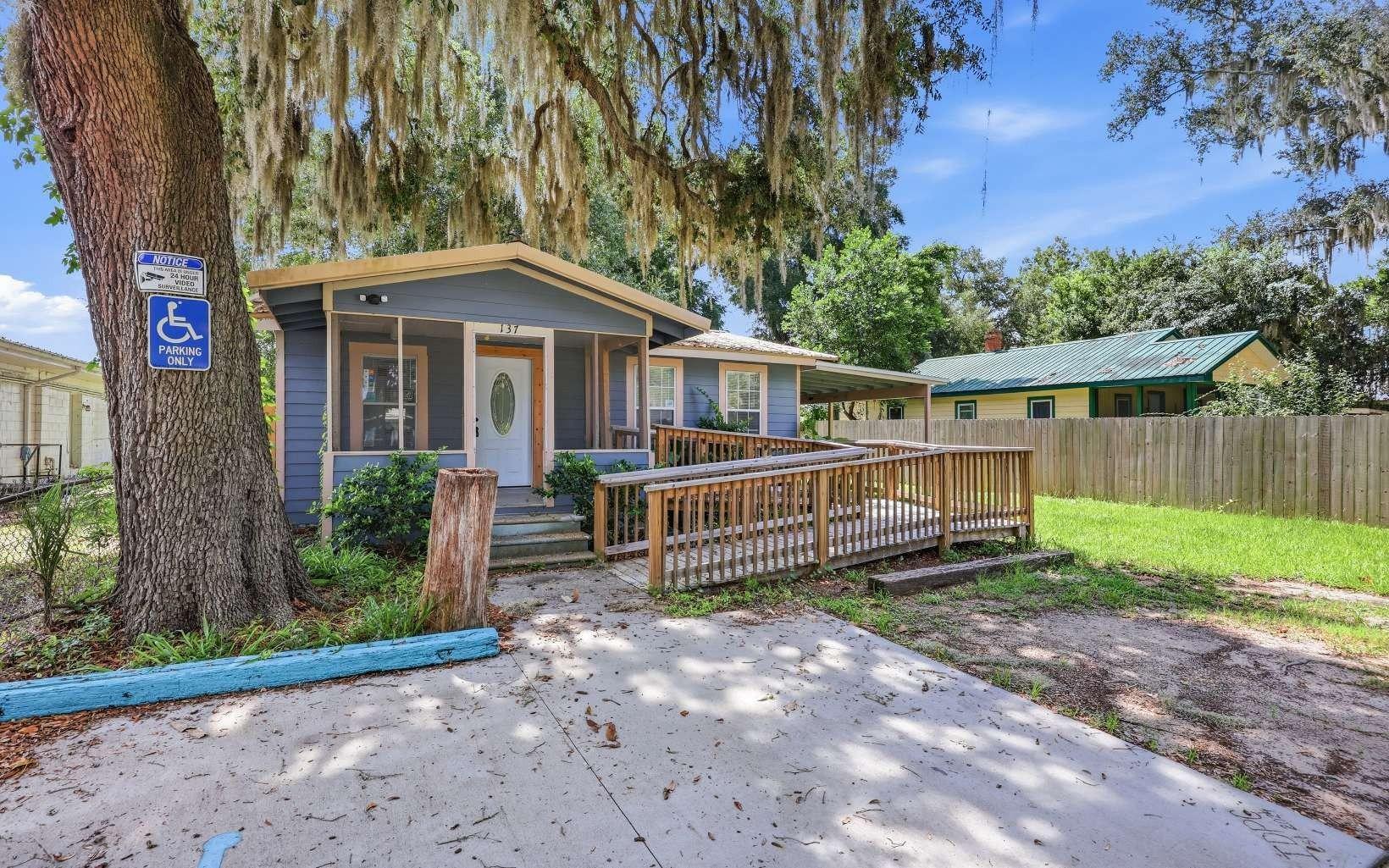 Property Image for 137 Se Craig Avenue