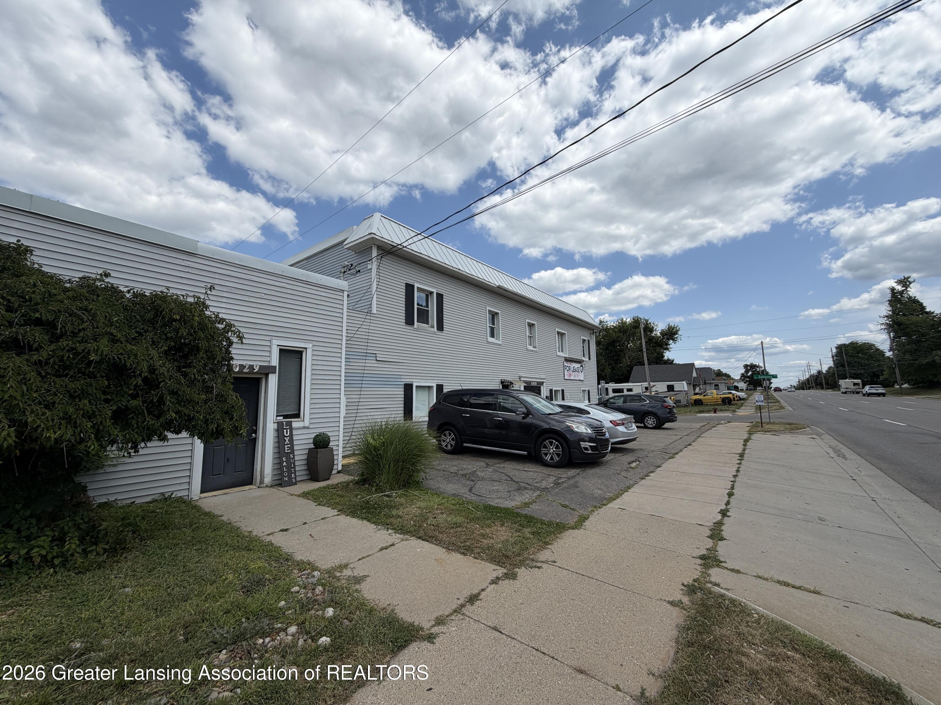 Property Image for 1031 E Saginaw Street
