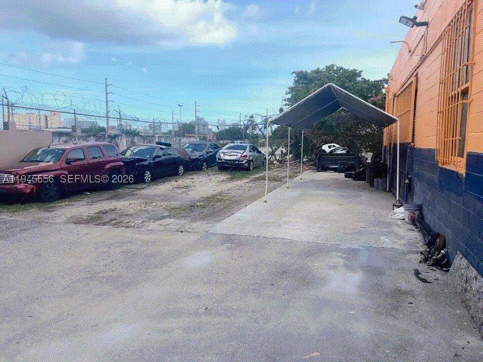 Property Image for 2005 NW 10th Ave