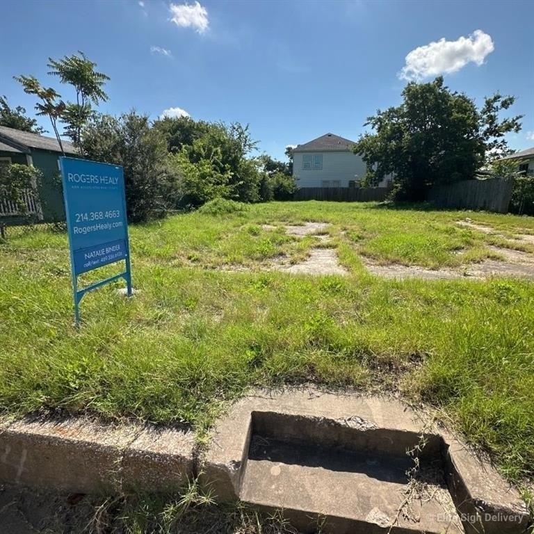 Property Image for 3104 Navaro Street