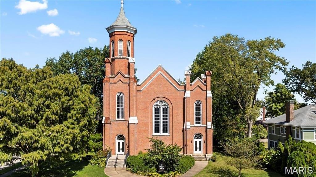 Property Image for 520 W College