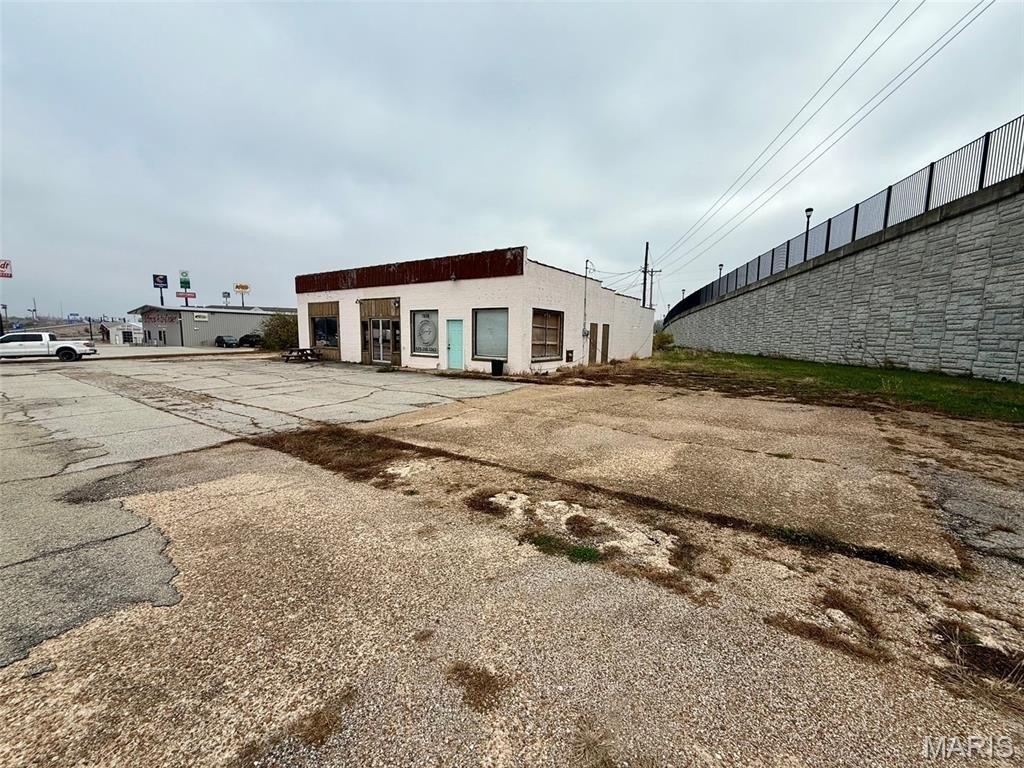 Property Image for 780 S Service Road