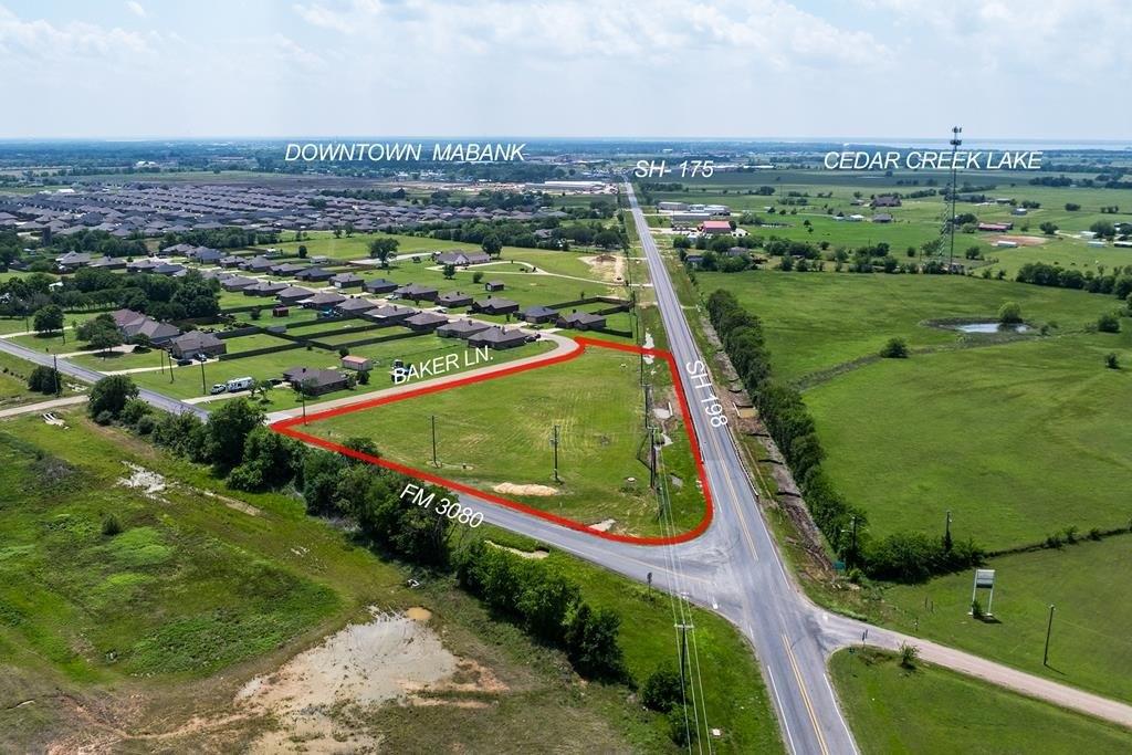 Property Image for Baker Ln