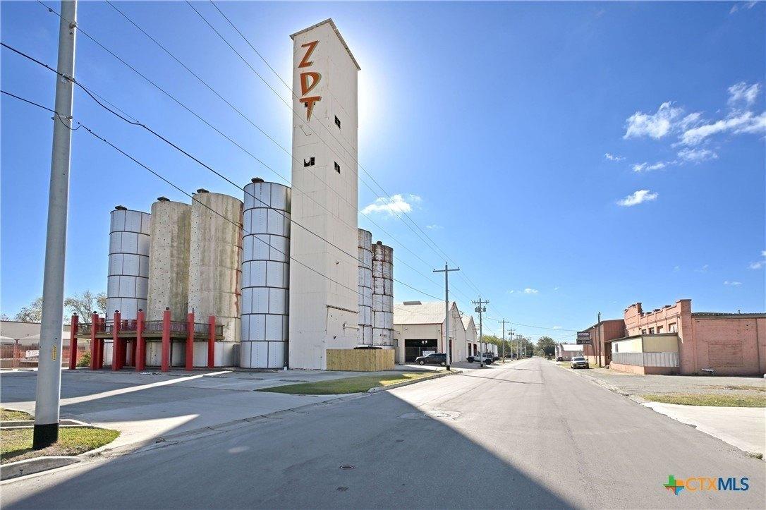 Property Image for 1127 N Bowie