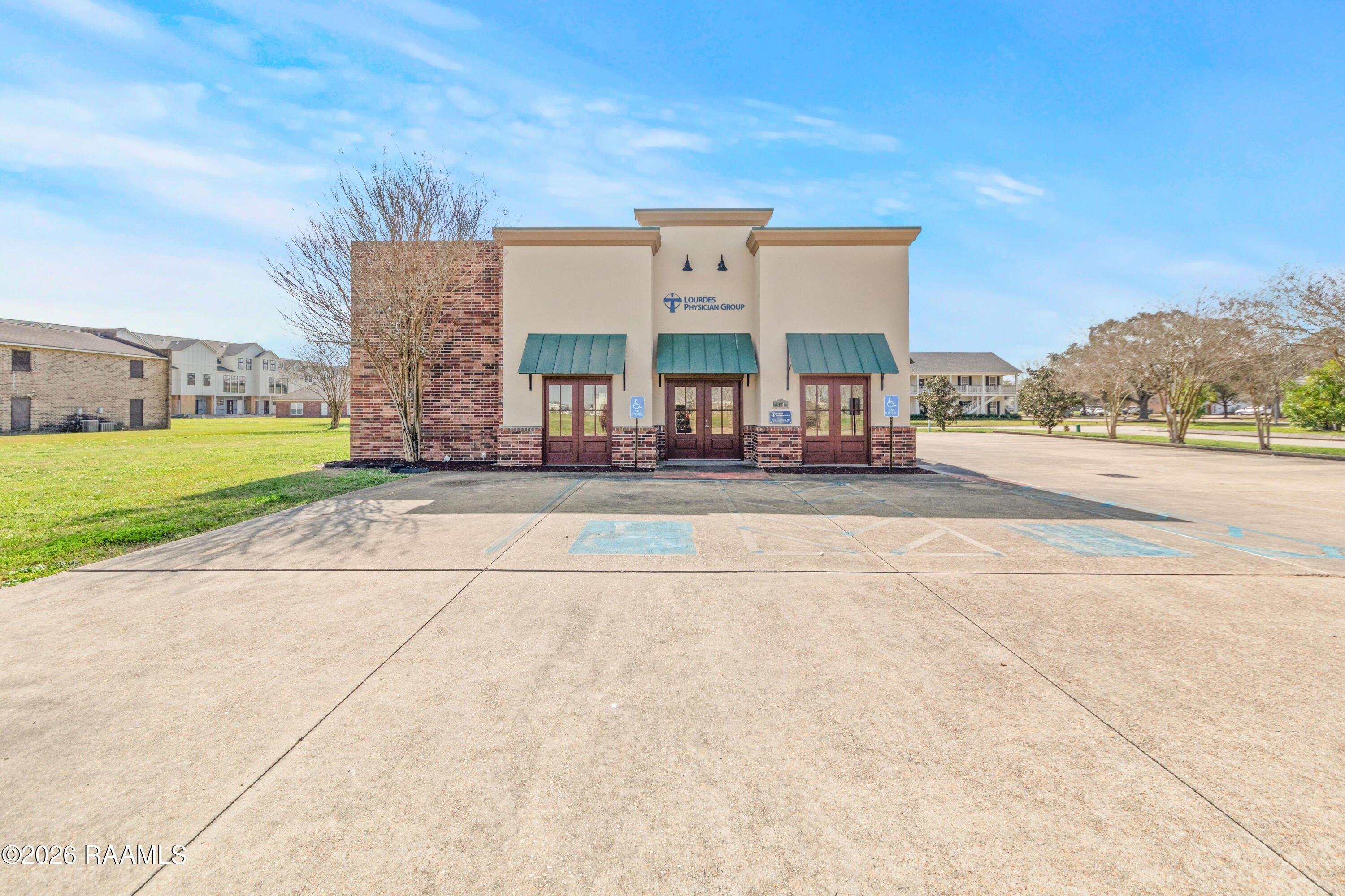 Property Image for 324 E Farrel Road