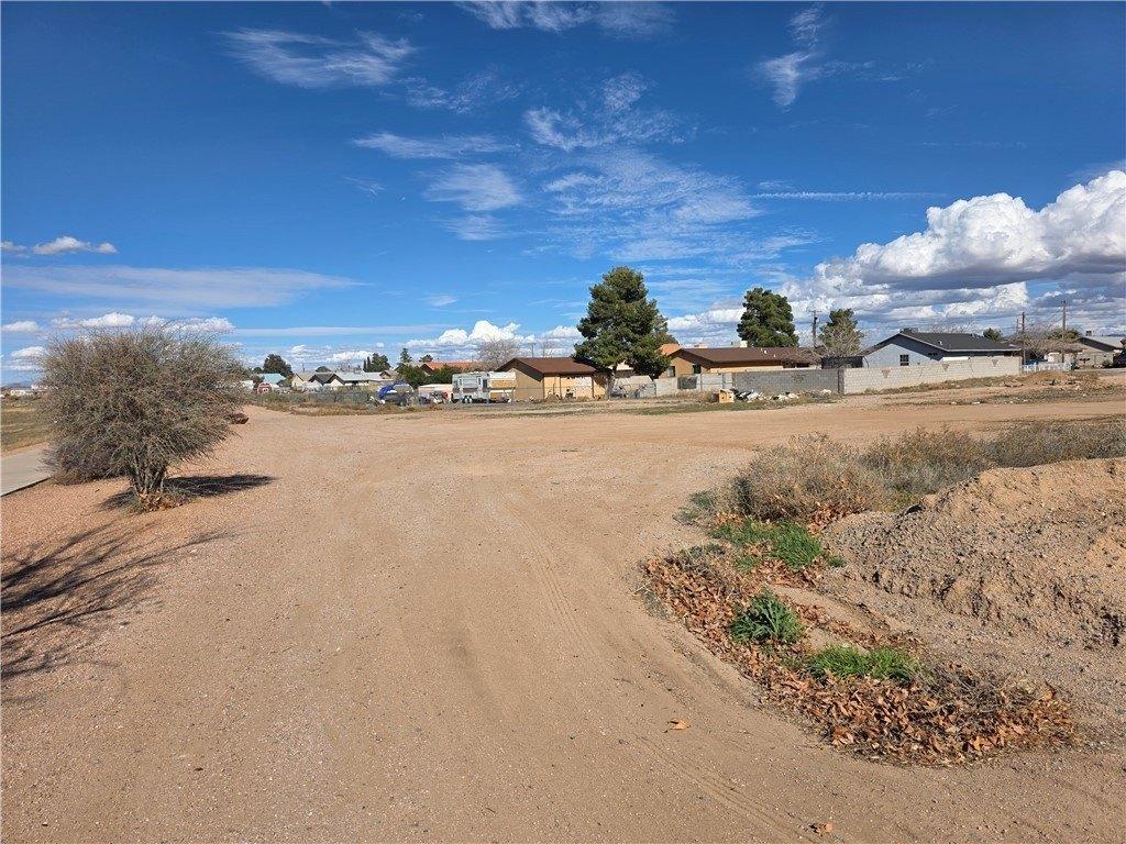 Property Image for 320-05-027a Van Nuys