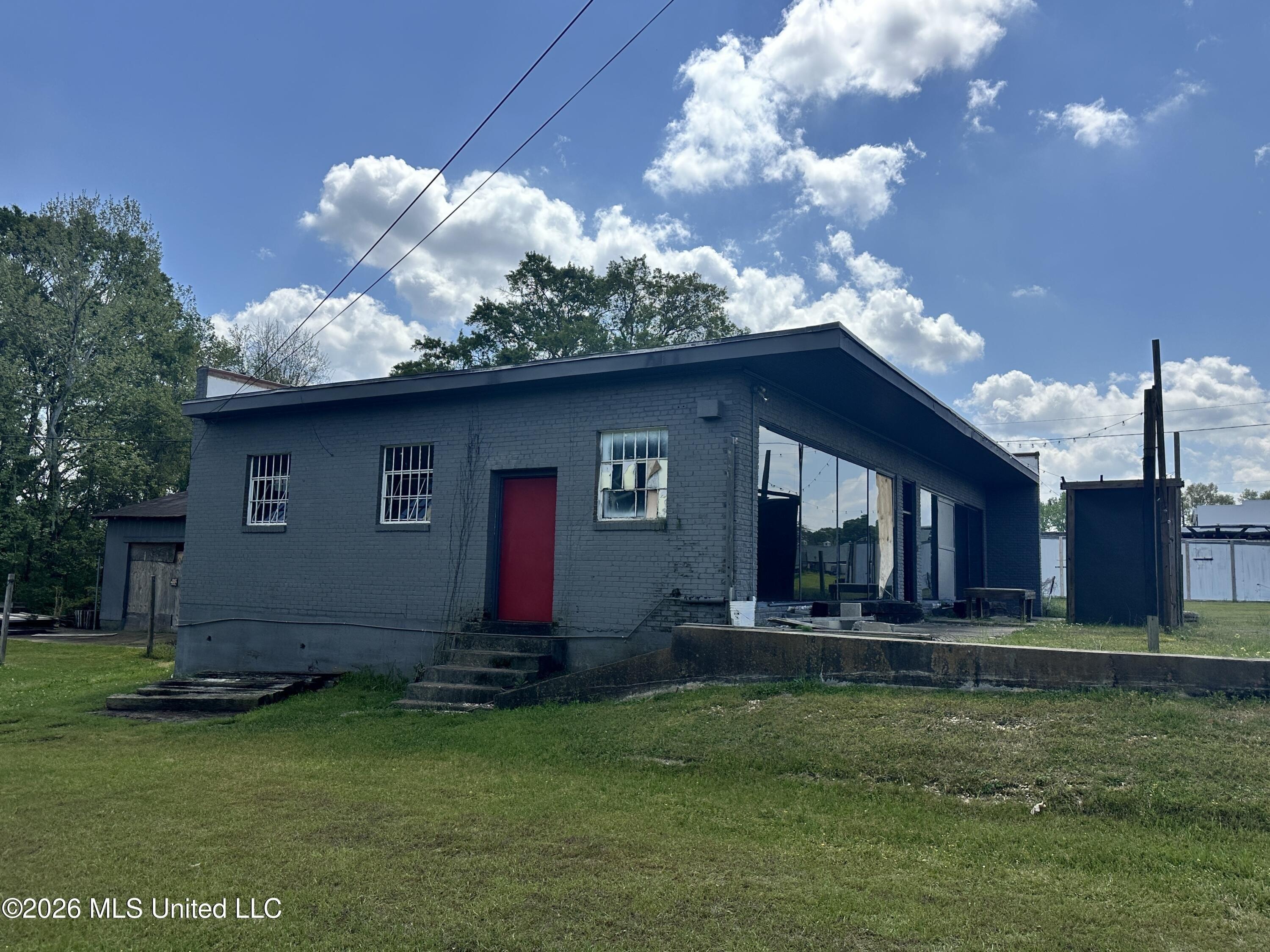Property Image for 1101 S Broadway Street