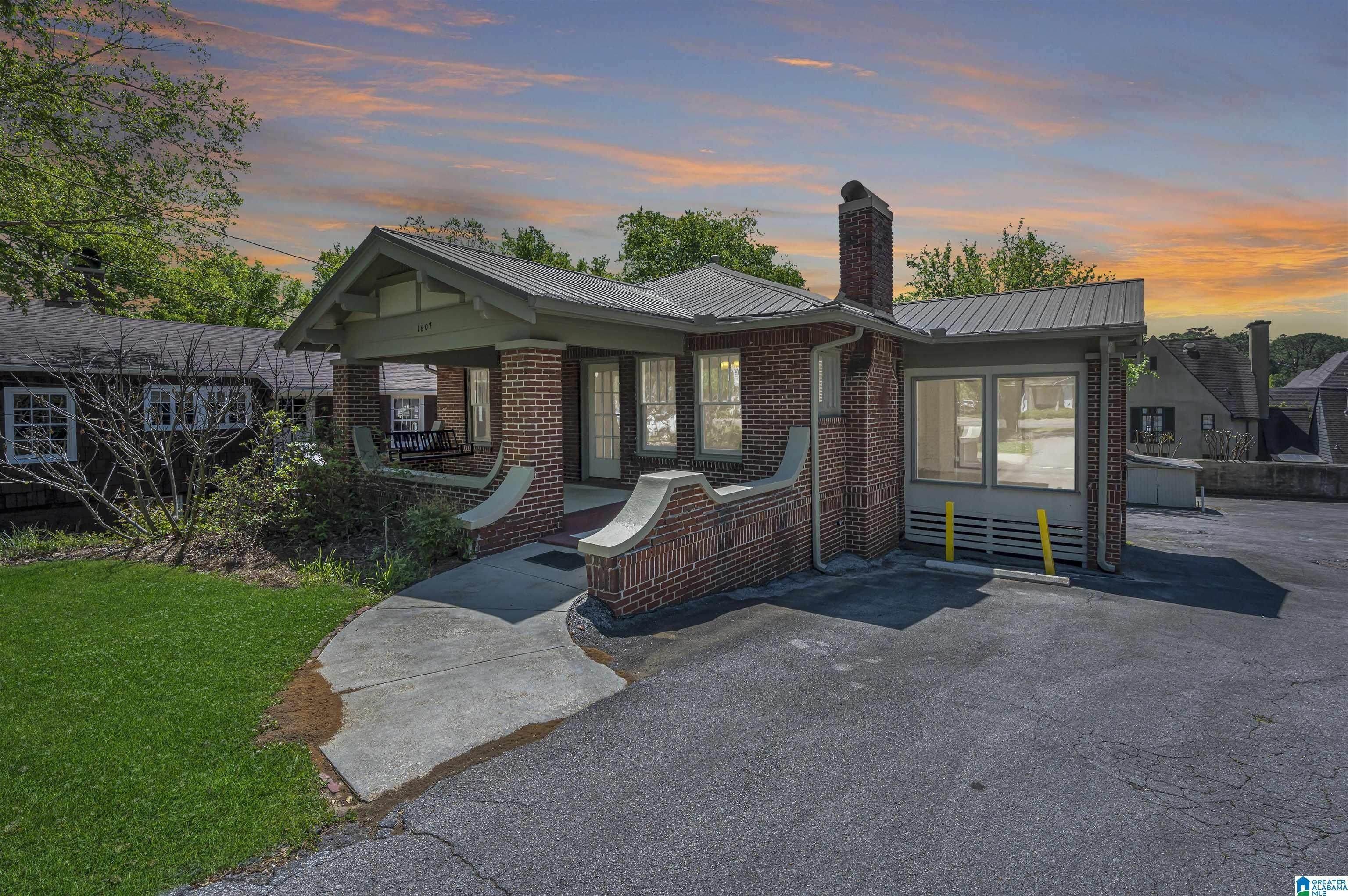 Property Image for 1807 Oxmoor Road