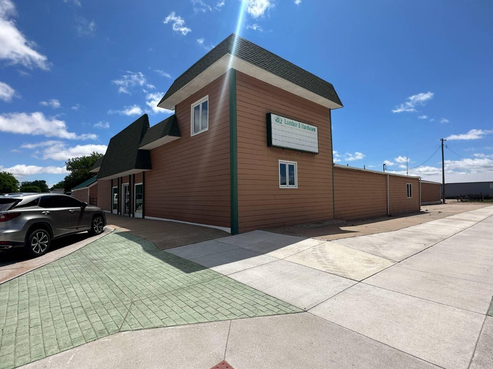 Property Image for 401 E Everett Street