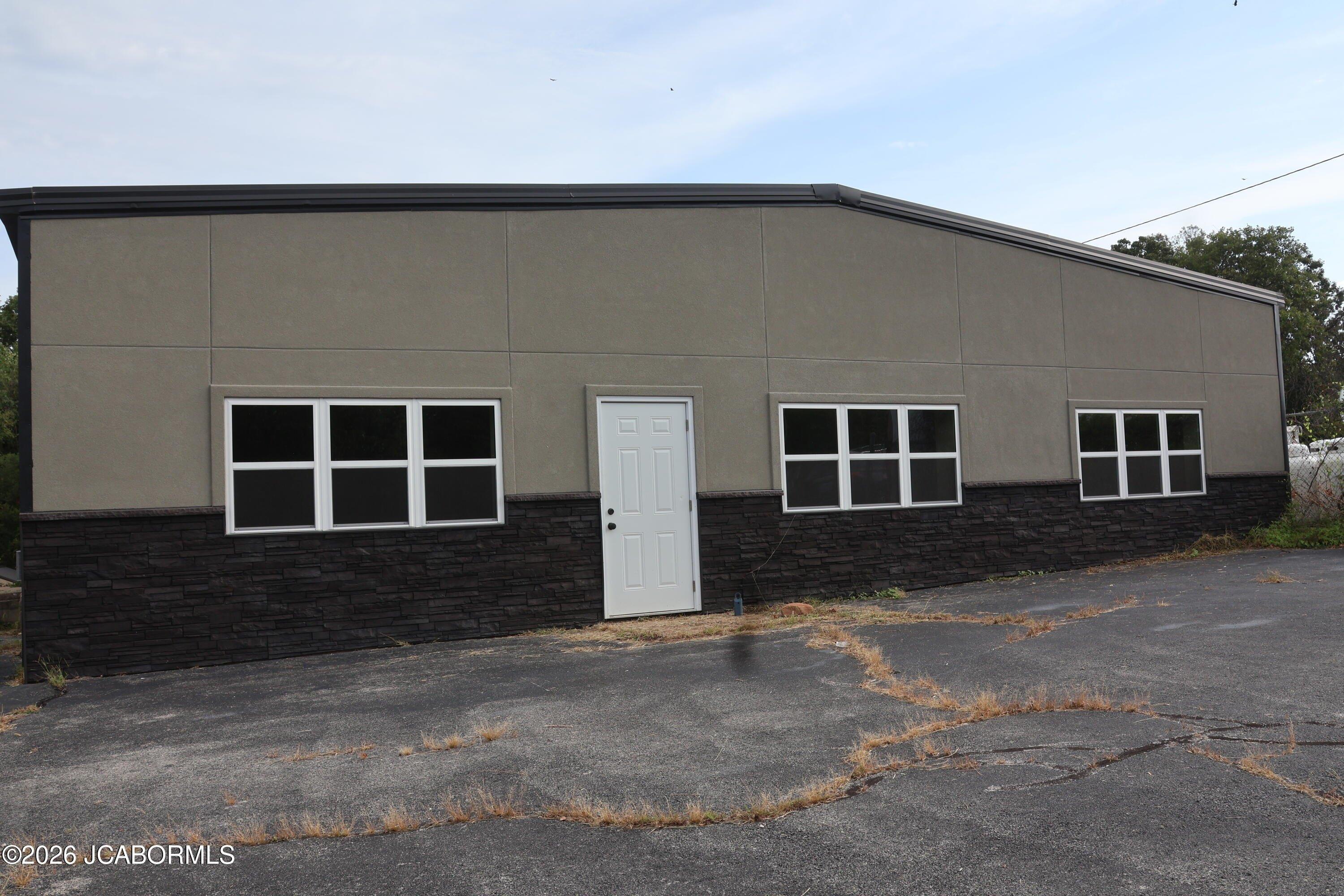 Property Image for 1192 S Business Highway 5