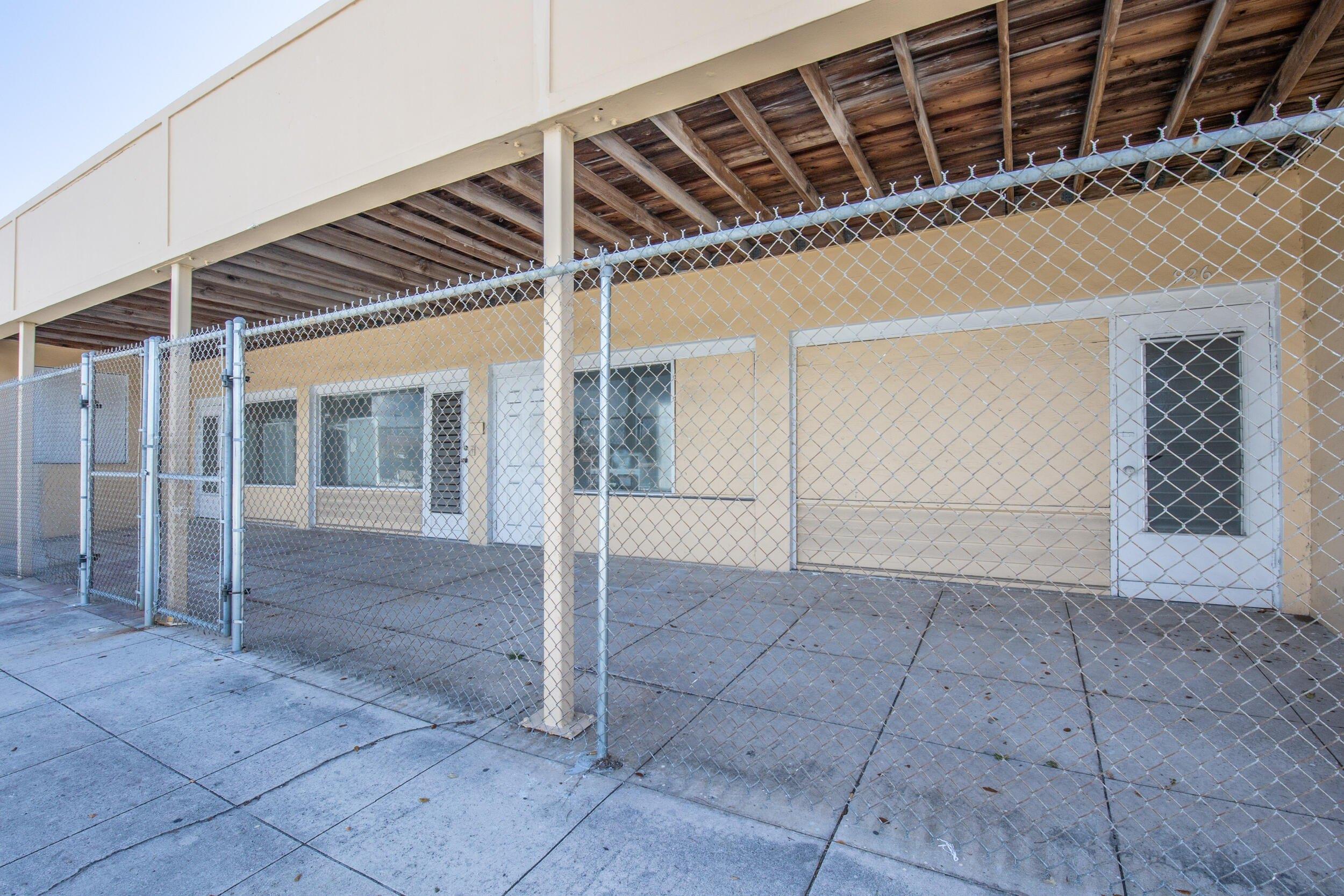 Property Image for 922 S Dixie Highway
