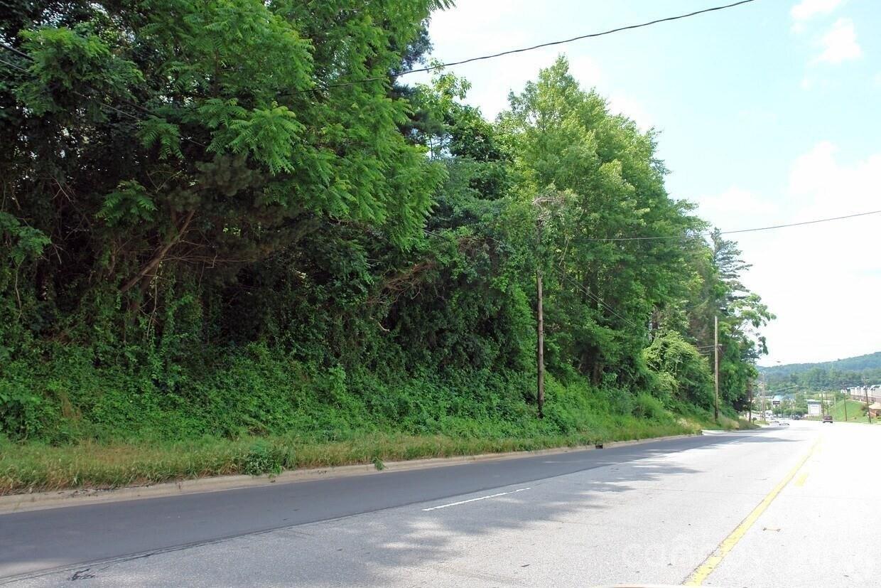 Property Image for 1935 Hendersonville Road