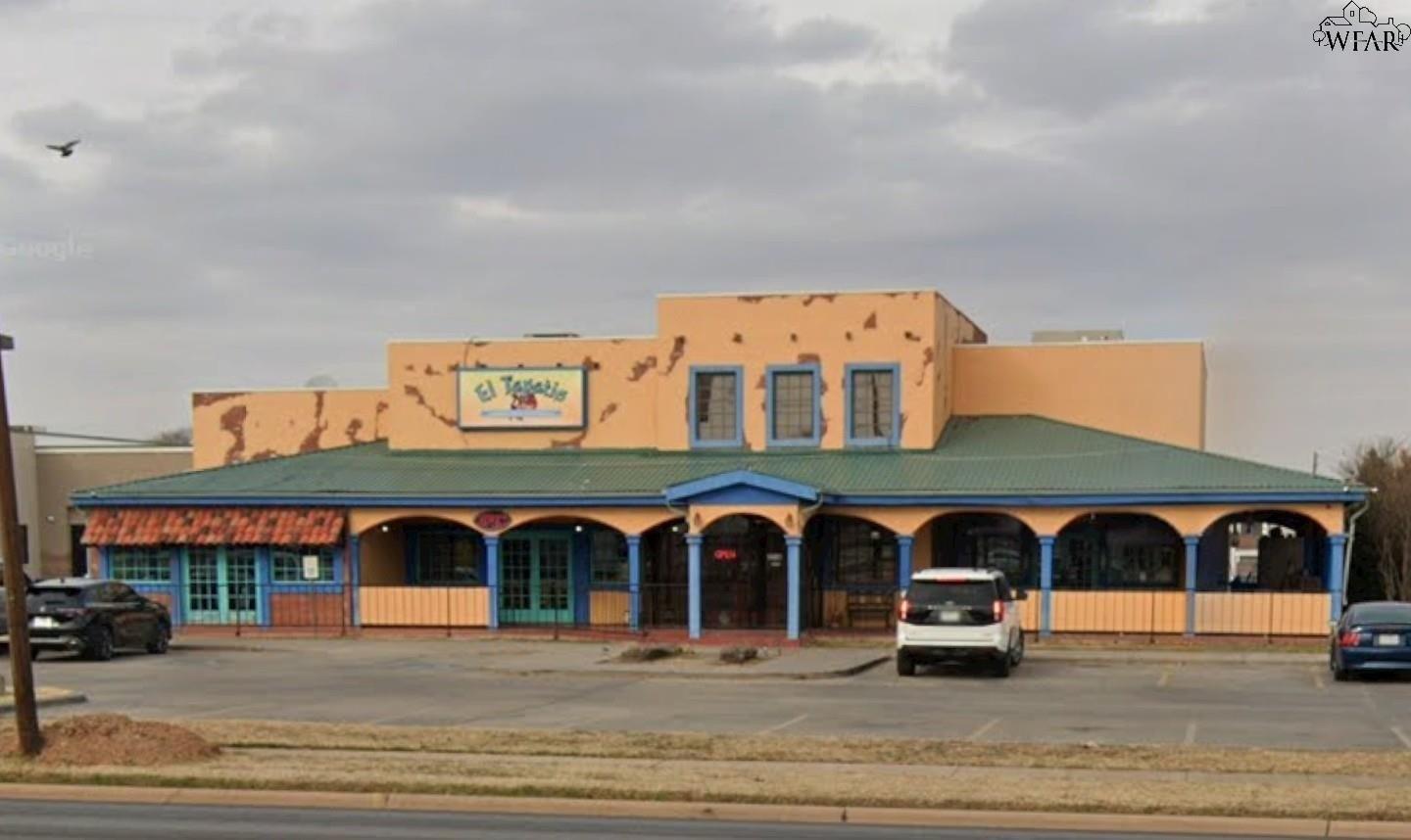 Property Image for 2210 SOUTHWEST PARKWAY El Tapatio Restuarant Bldg