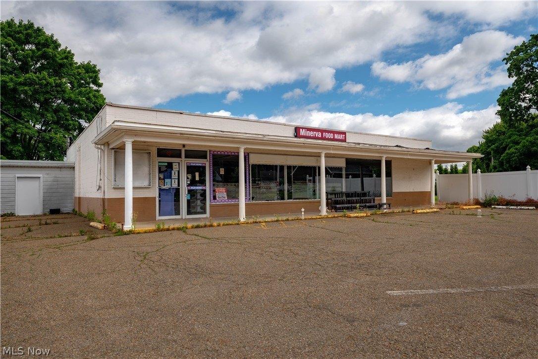 Property Image for 726 E Lincoln Way