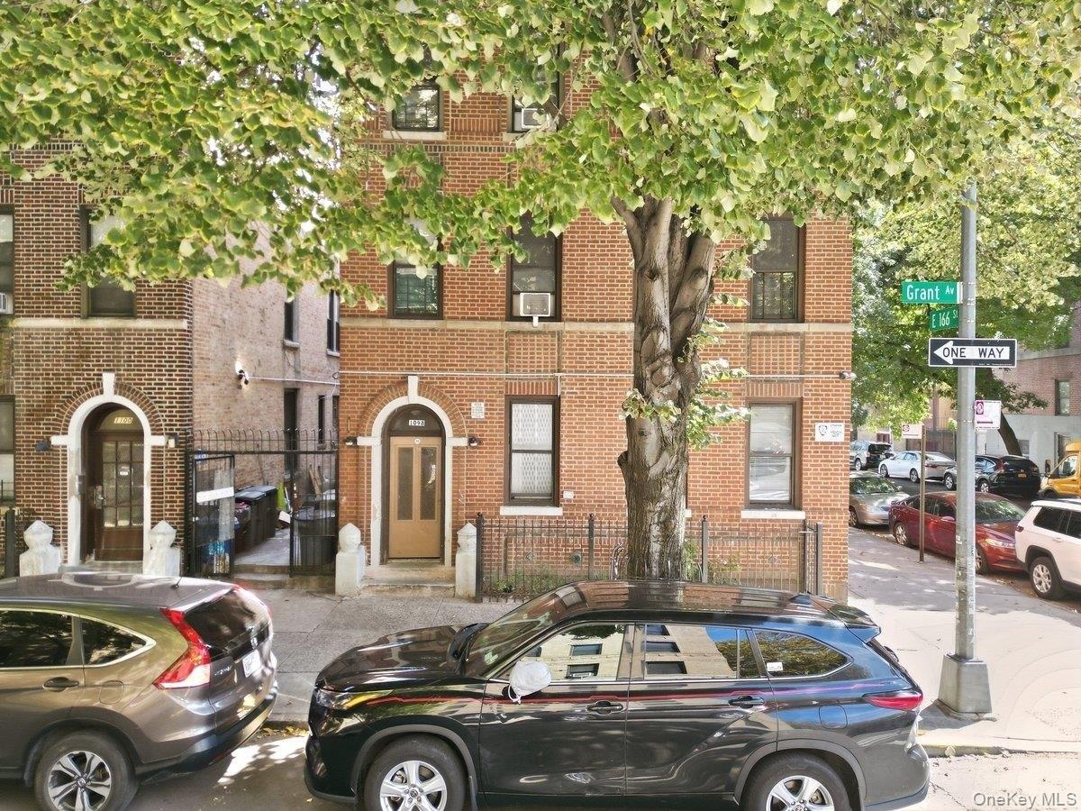 Property Image for 1098 Grant Avenue