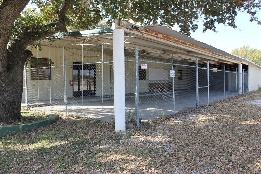 Property Image for 1530 E Reno Road