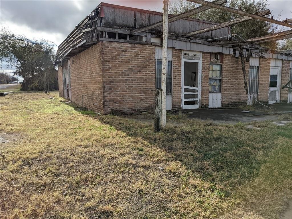 Property Image for 1001 S Hwy 359