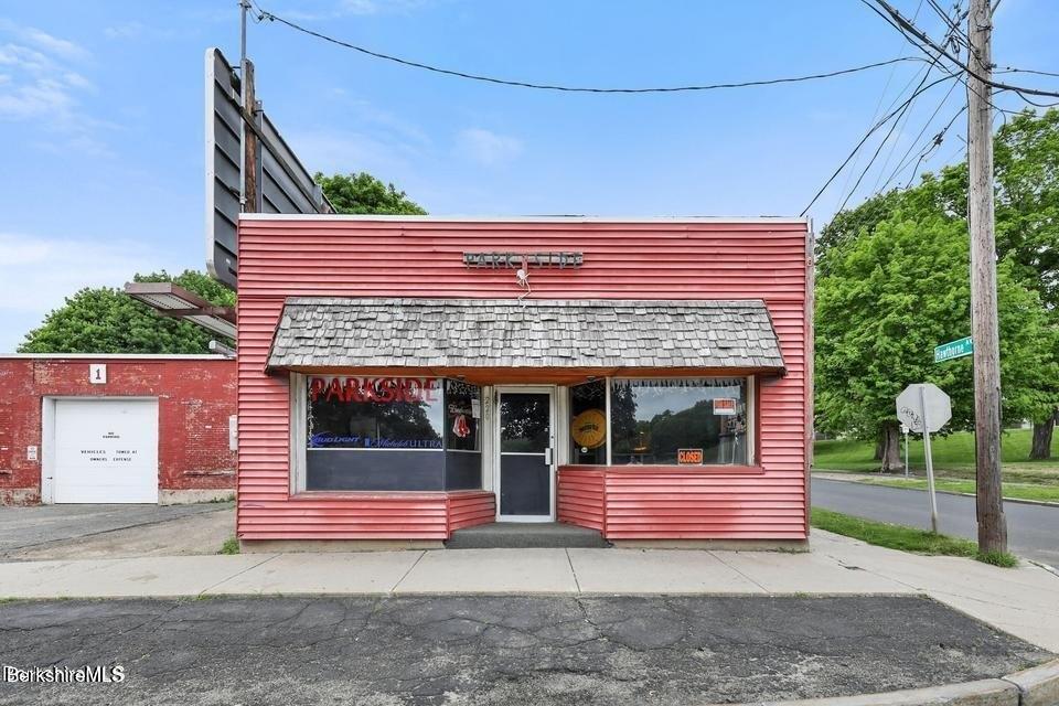 Property Image for 220 W Housatonic St