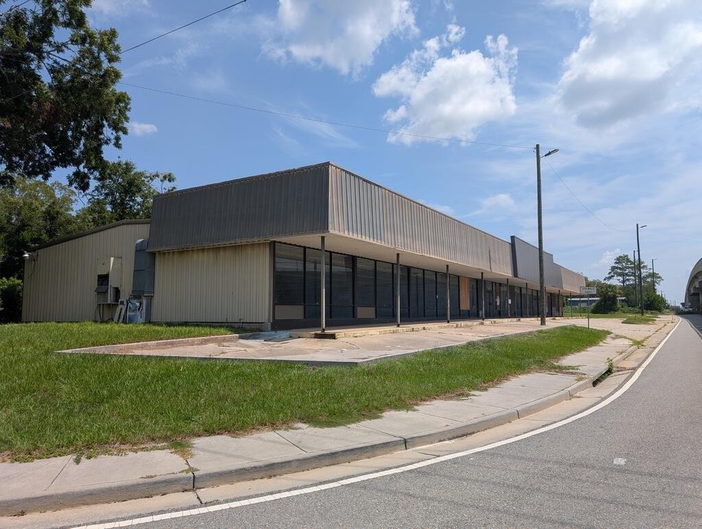 Property Image for 908 W Hill Ave