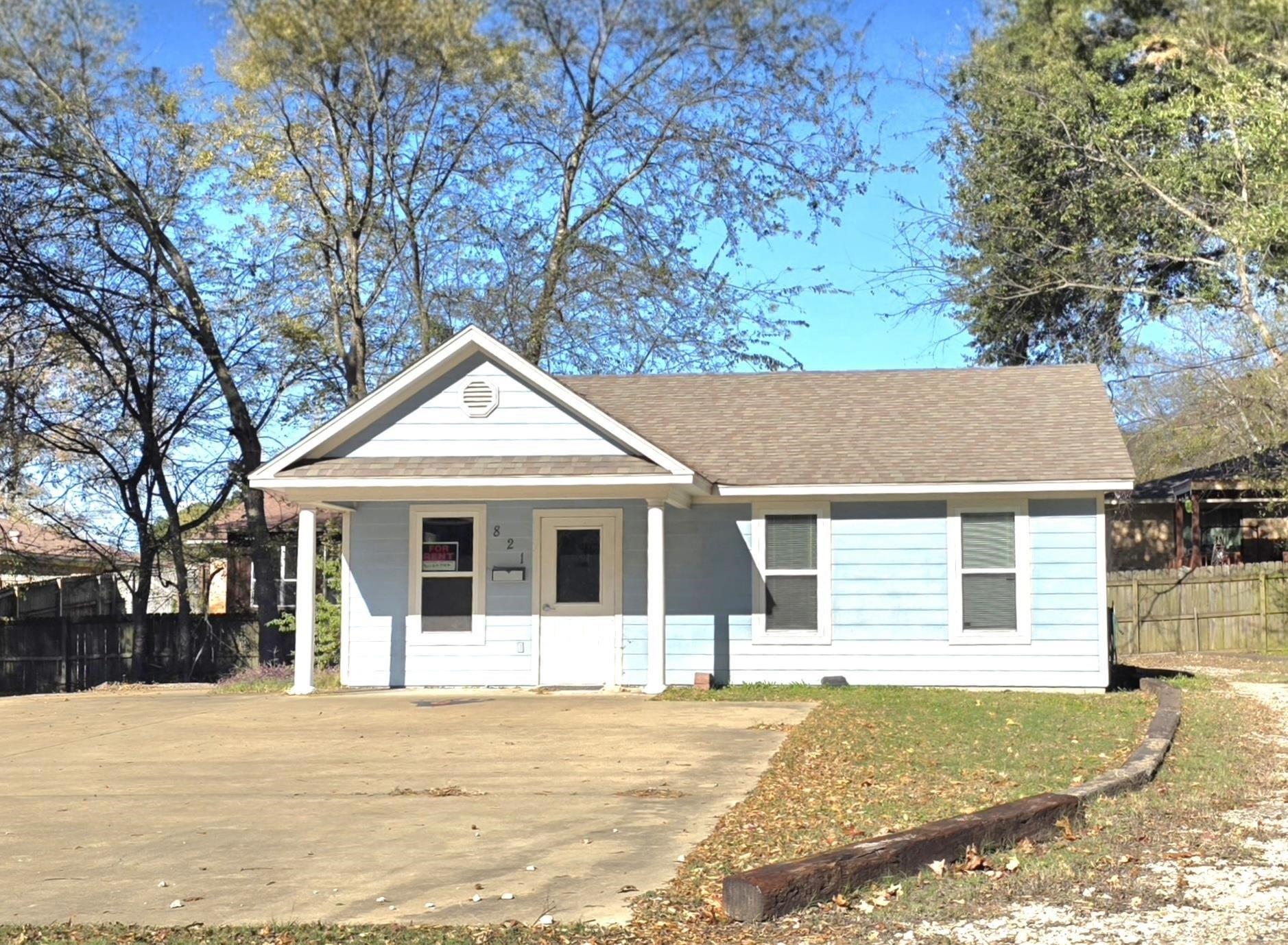 Property Image for 821 N Main St