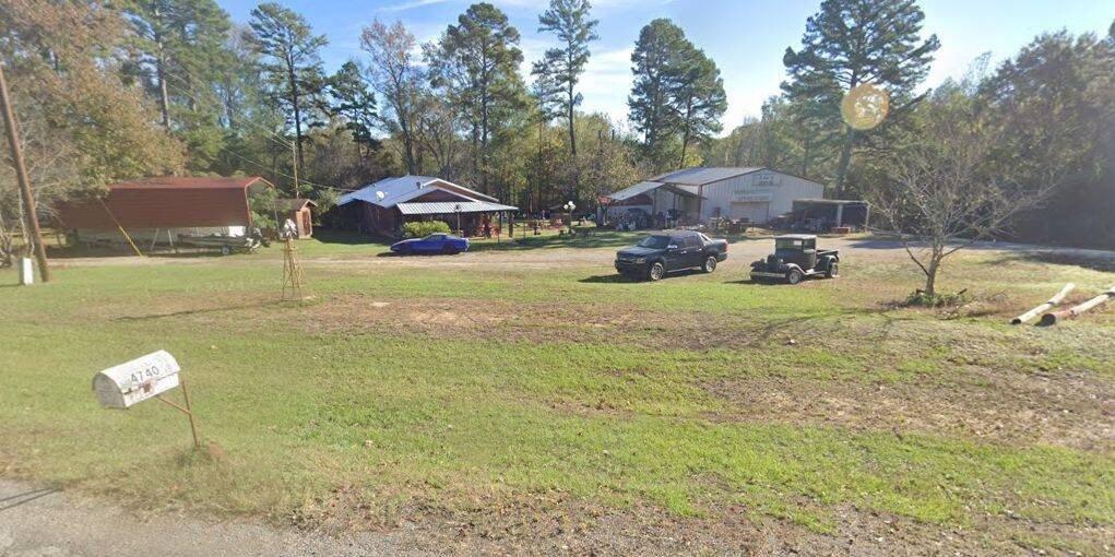 Property Image for 4740 Pine Creek Rd