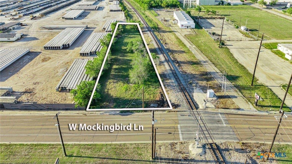 Property Image for 102 W Mockingbird Lane