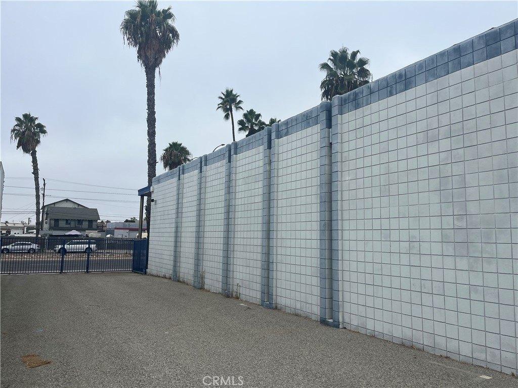 Property Image for 2268 N. Long Beach Blvd