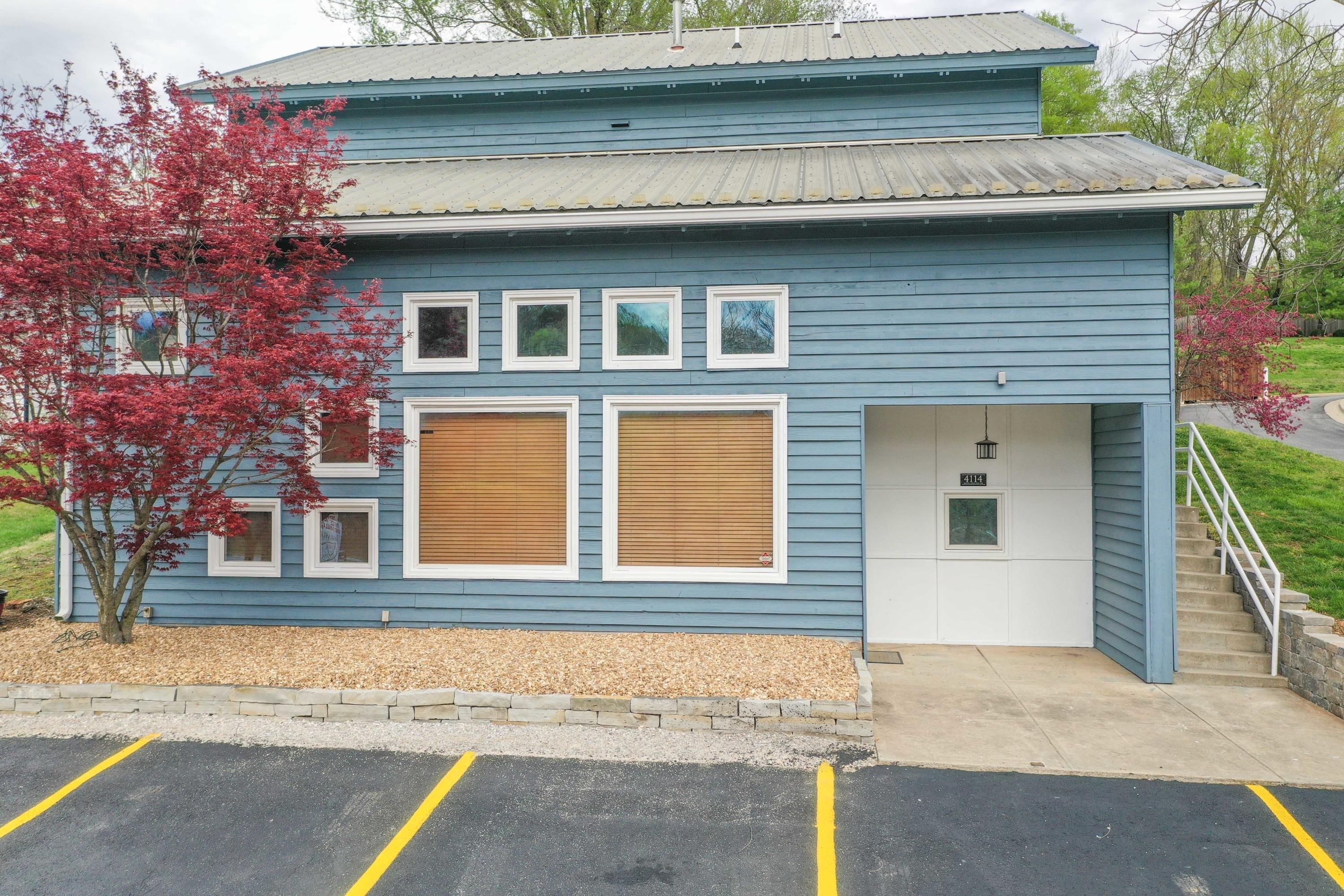 Property Image for 4114 S Lone Pine Avenue