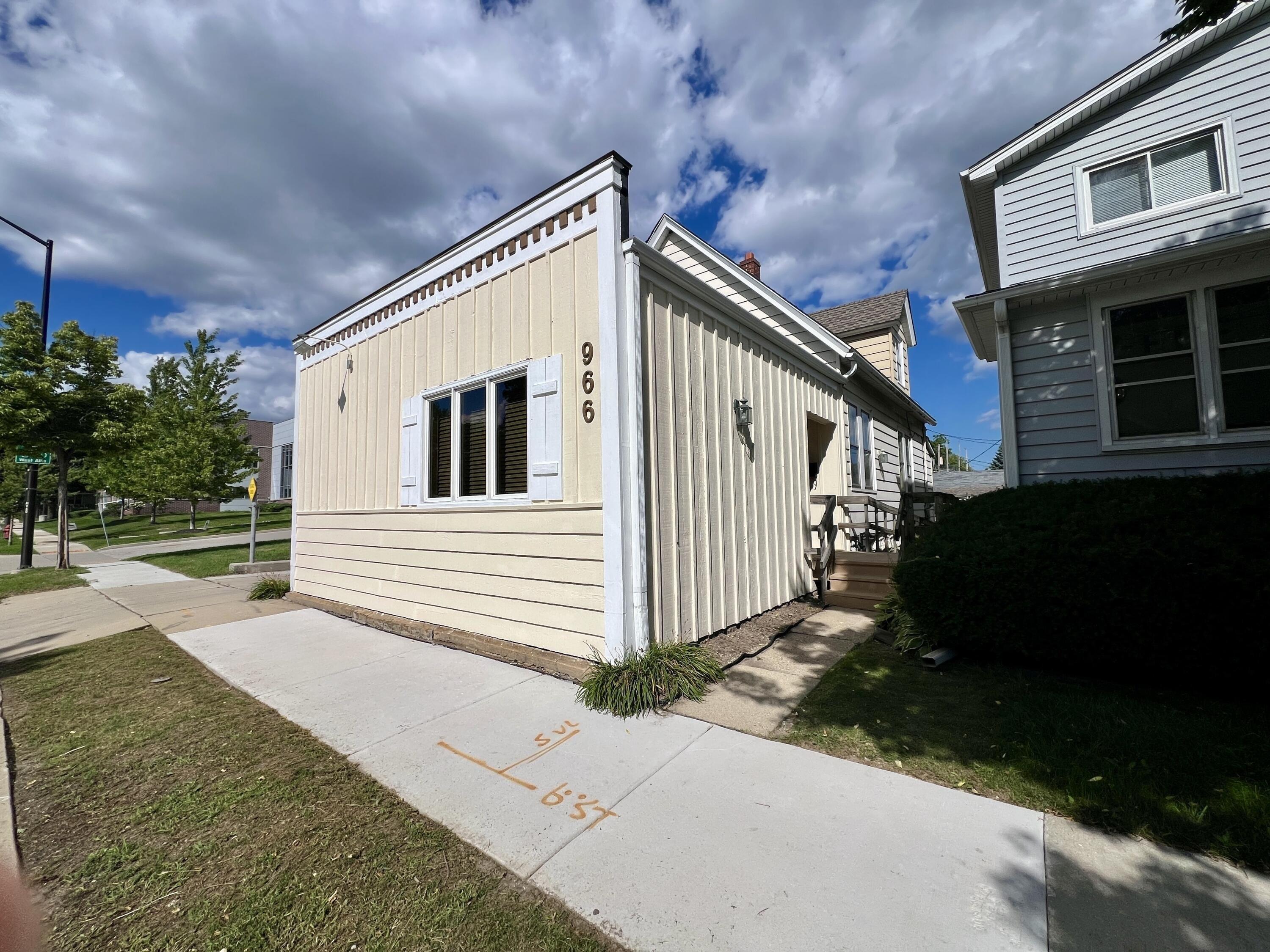 Property Image for 966 S 60th St