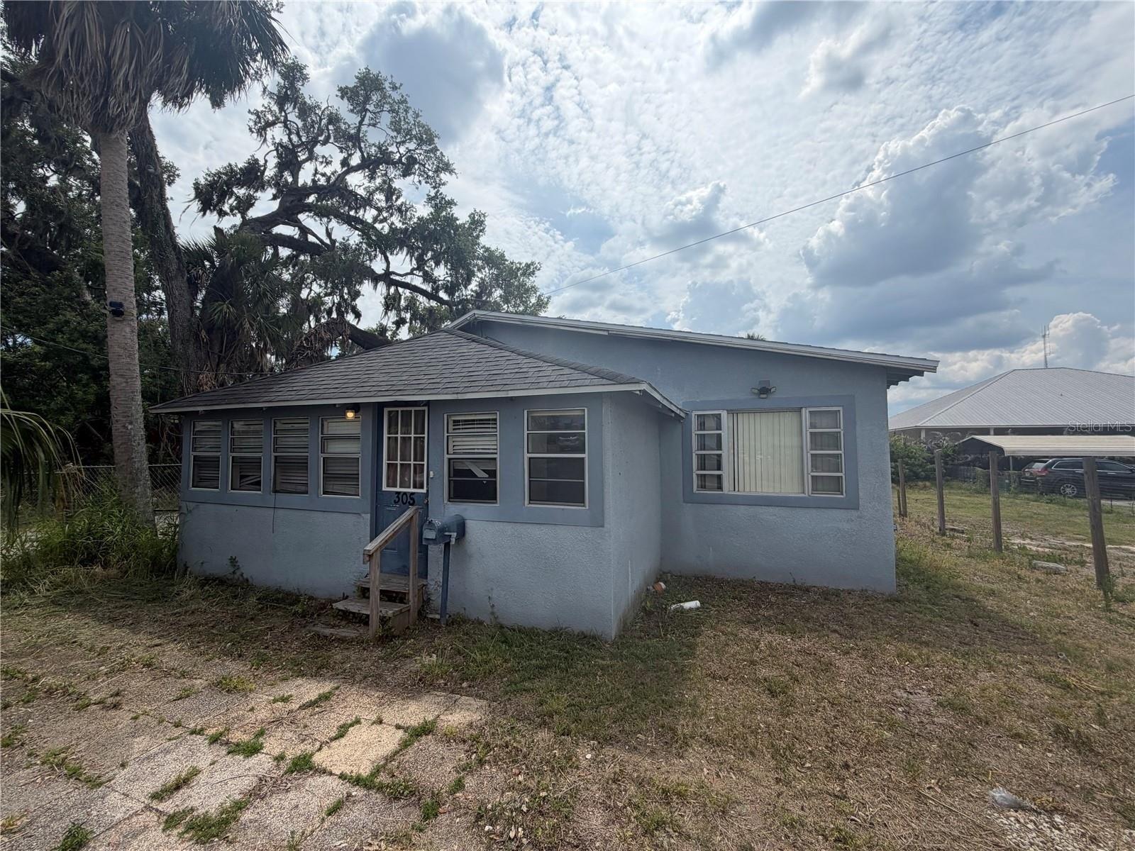 Property Image for 305 N Pennsylvania Avenue