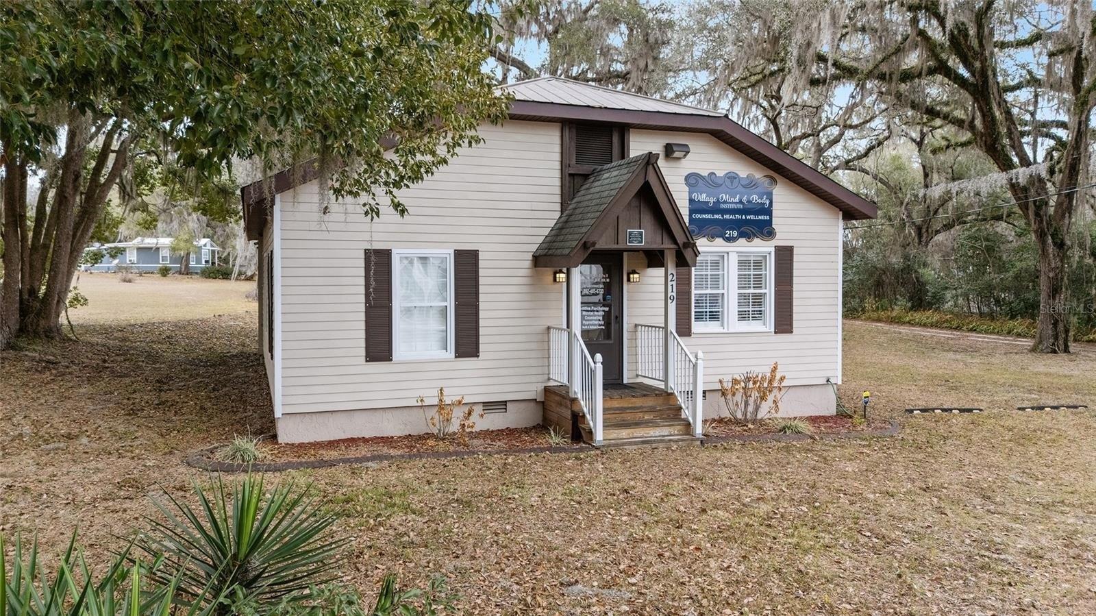 Property Image for 219 W Mcclendon Street