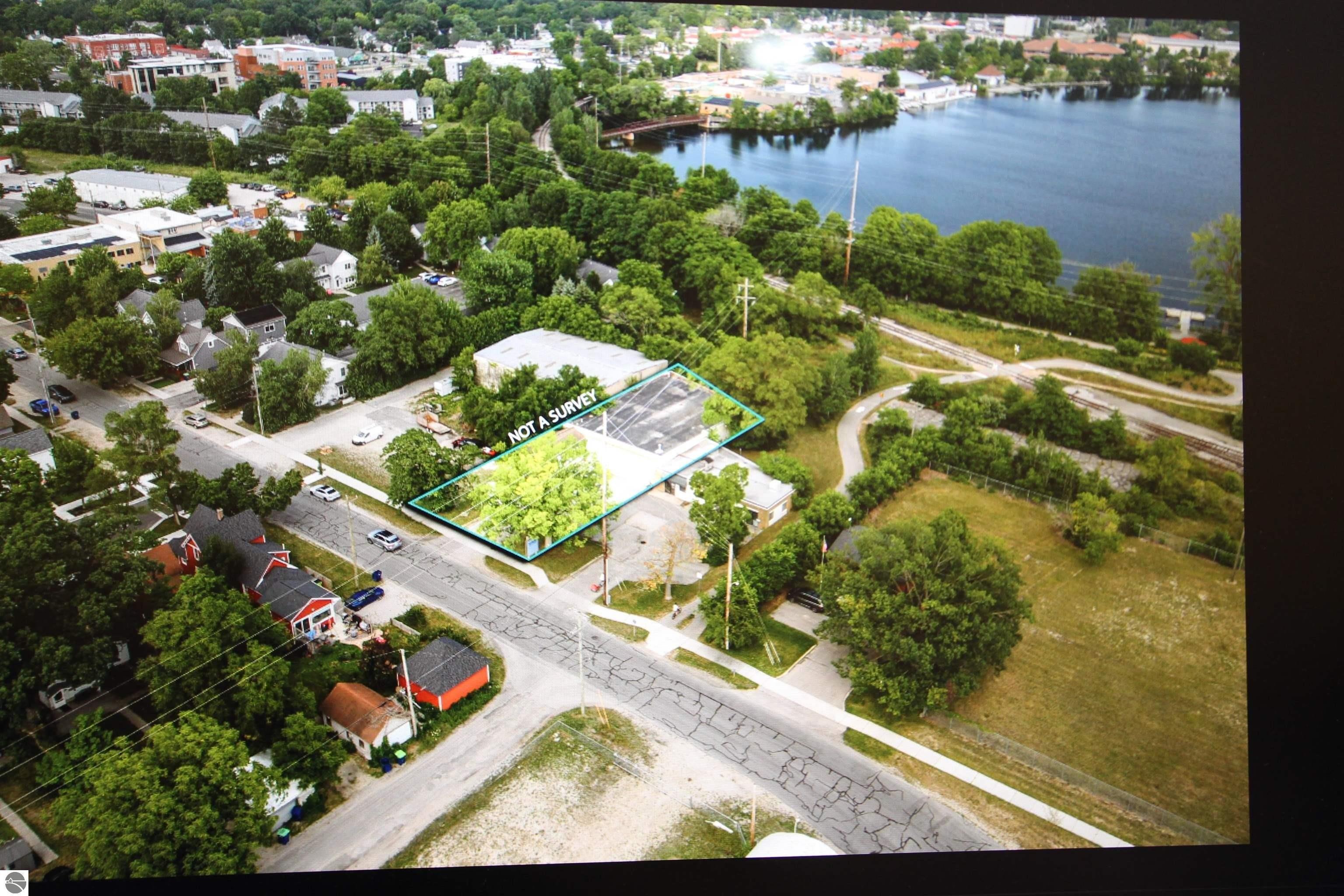 Property Image for 807 Lake Avenue