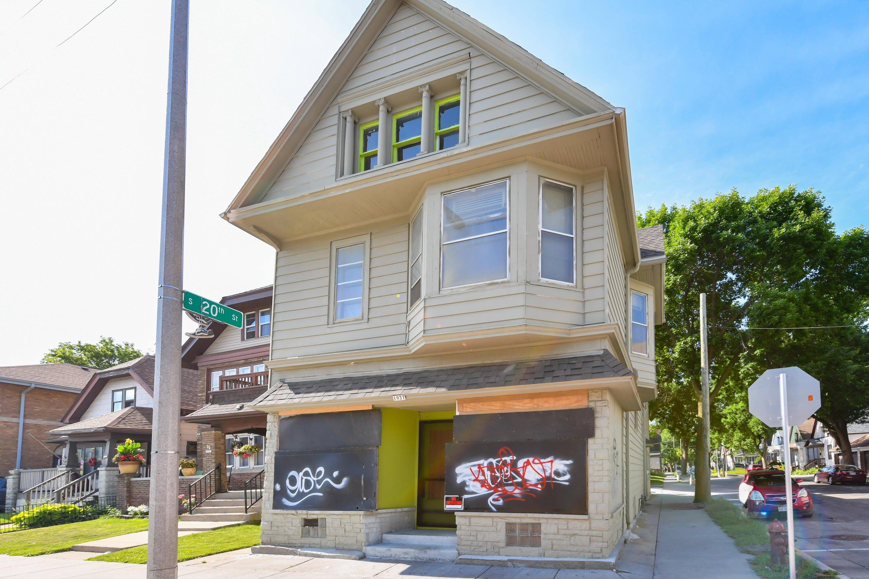 Property Image for 1937 W Greenfield Ave