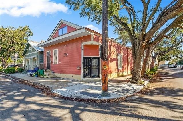 Property Image for 2301 DAUPHINE Street