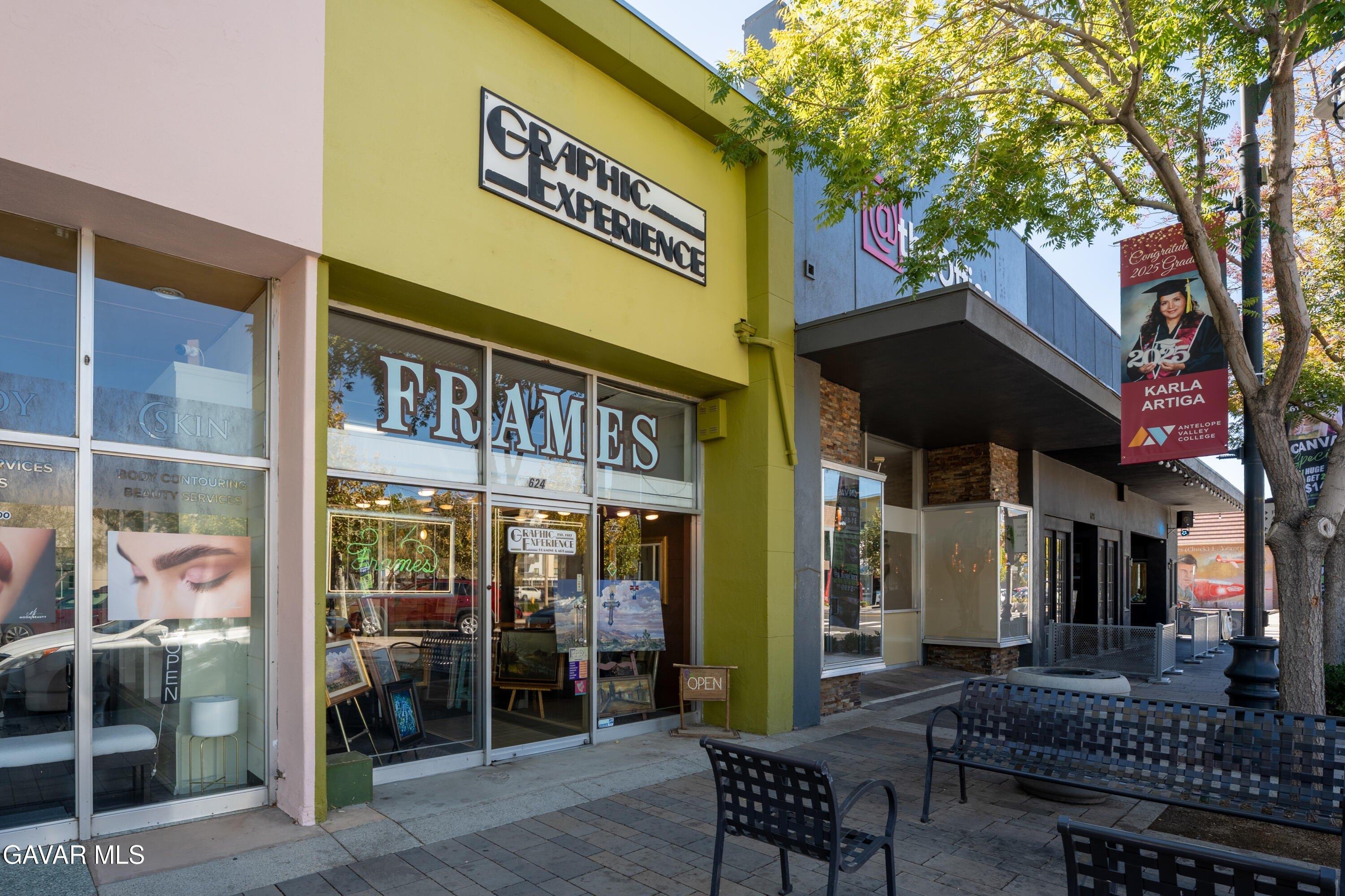 Property Image for 624 West Lancaster Blvd.