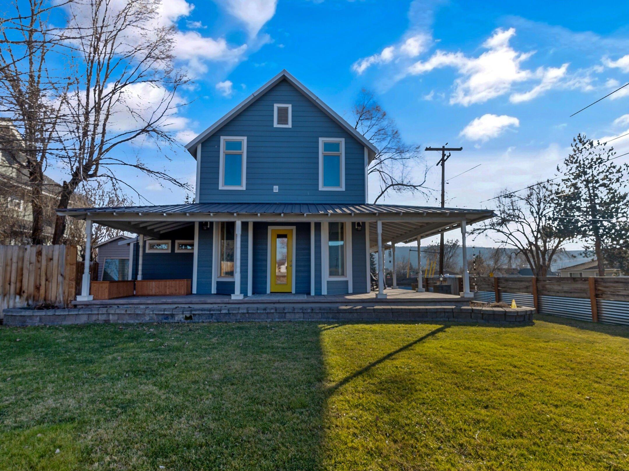 Property Image for 150 SW Deer Street