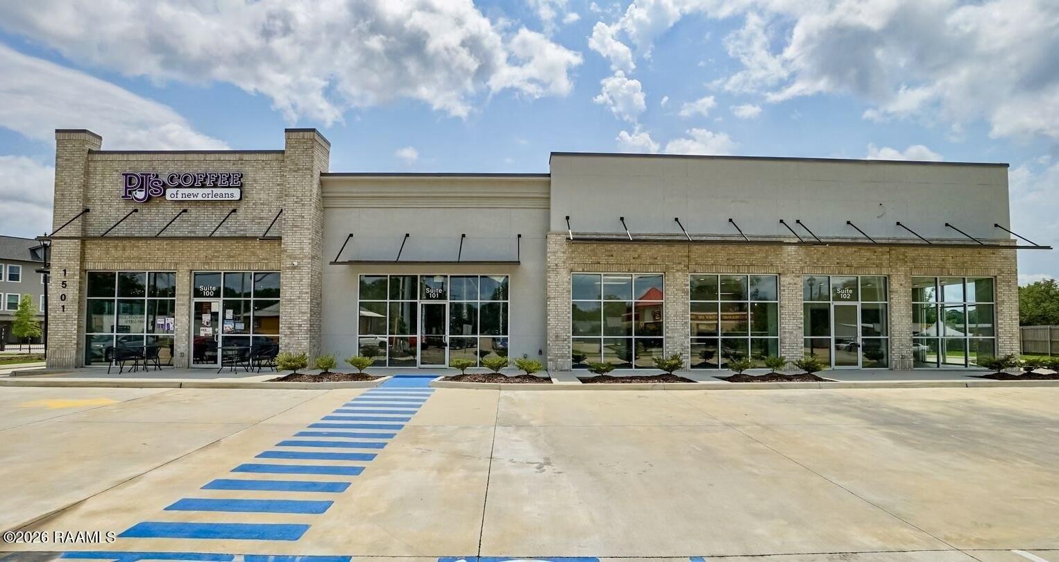 Property Image for 1501 W Pinhook Road