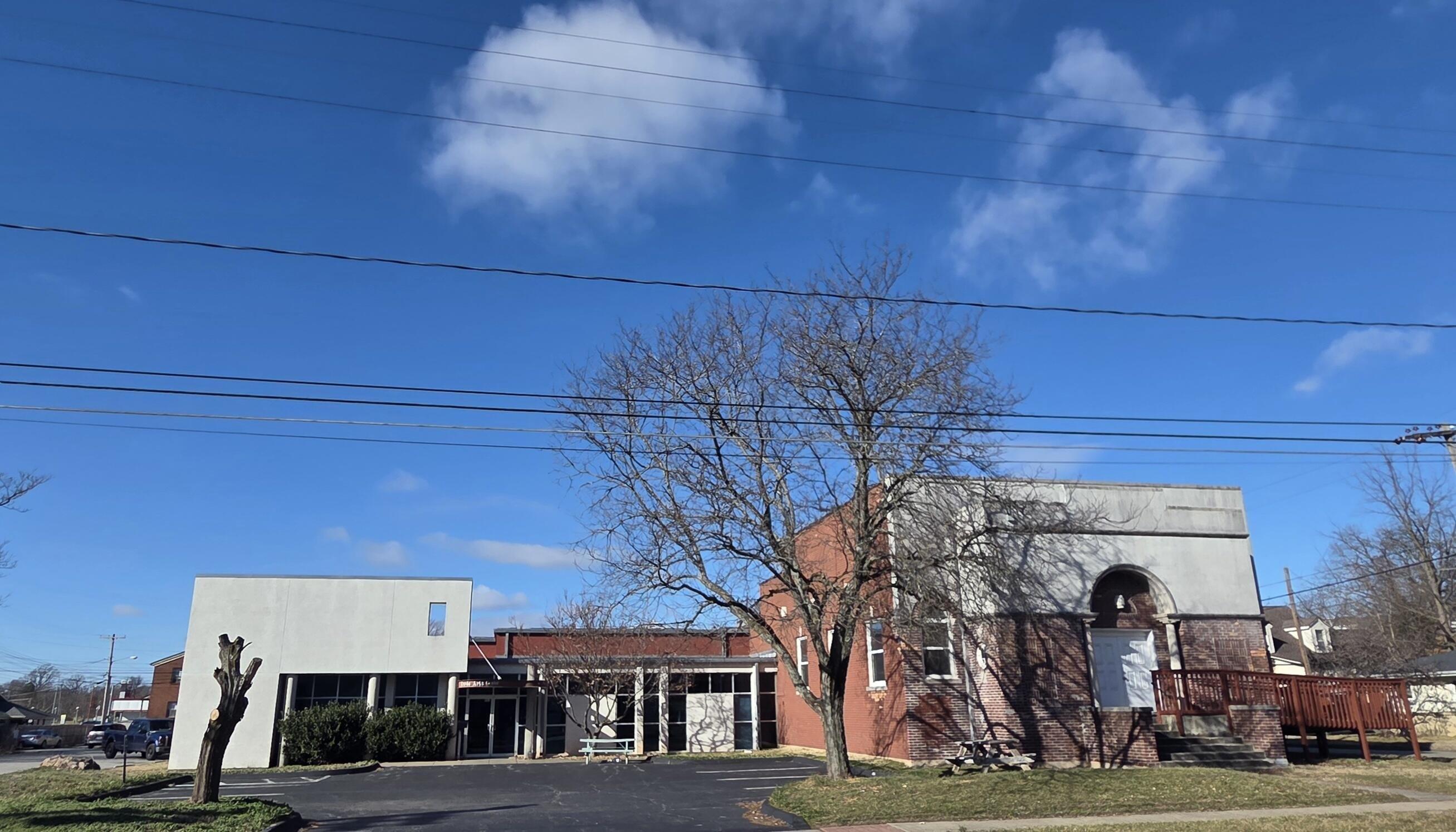 Property Image for 931 S Kickapoo Avenue